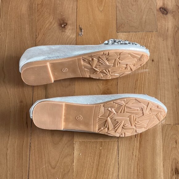 Lily Vanity Metallic Silver Crystal Embellished Flats Size 39 NWOB - Picture 4 of 5